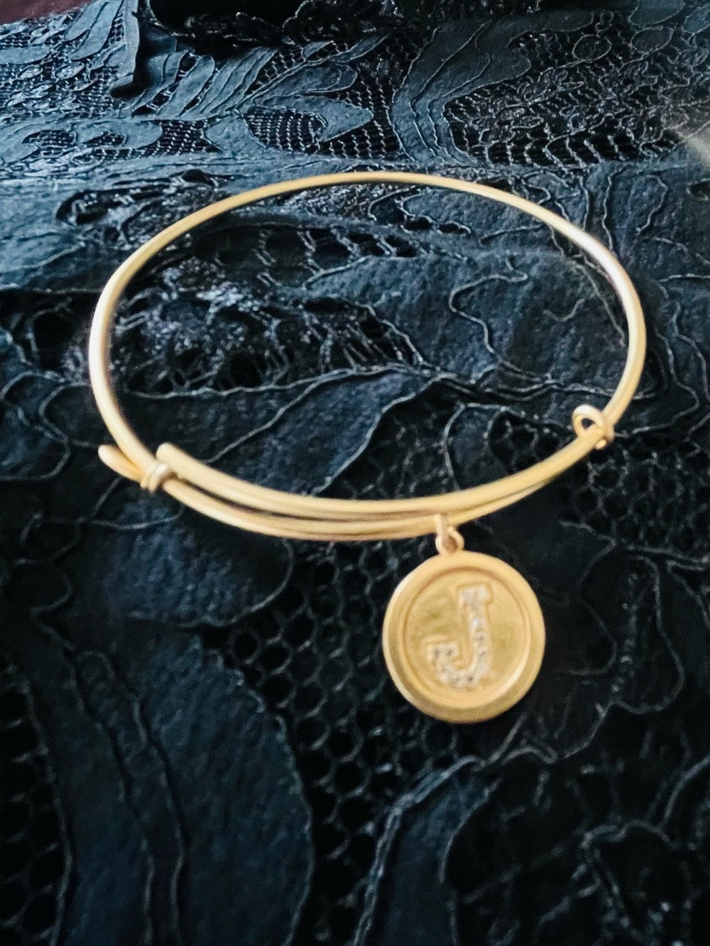 Chrysalis gold tone "J" charm bracelet